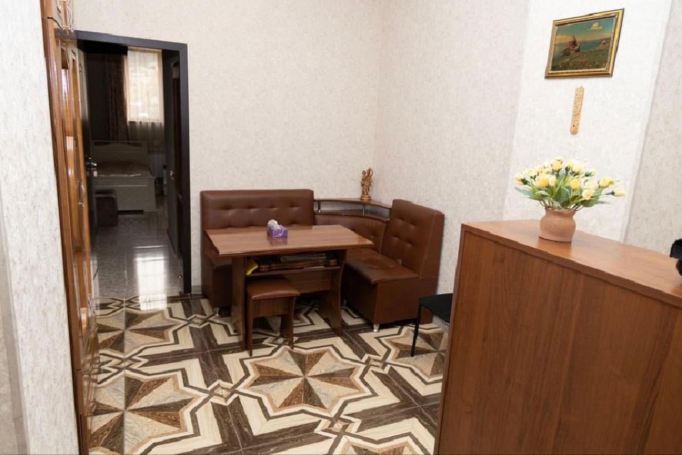 Noyemburg Hotel Noyemberyan Kültér fotó
