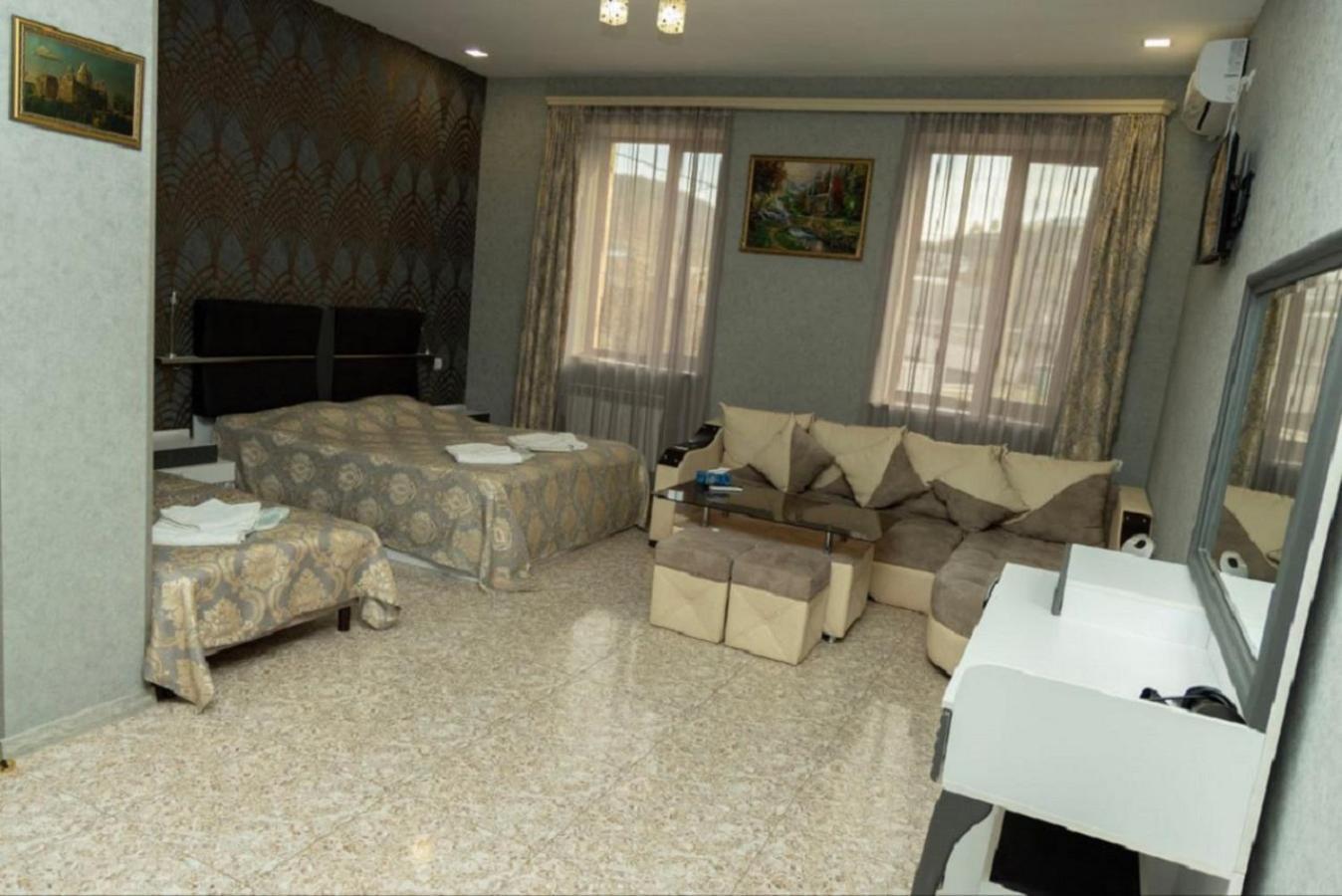 Noyemburg Hotel Noyemberyan Kültér fotó