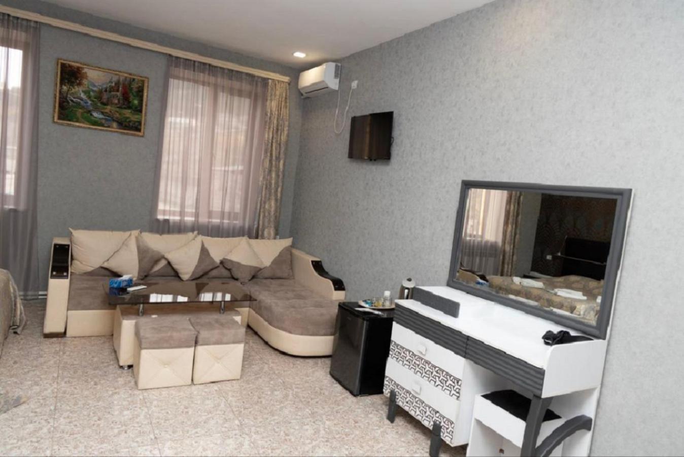 Noyemburg Hotel Noyemberyan Kültér fotó
