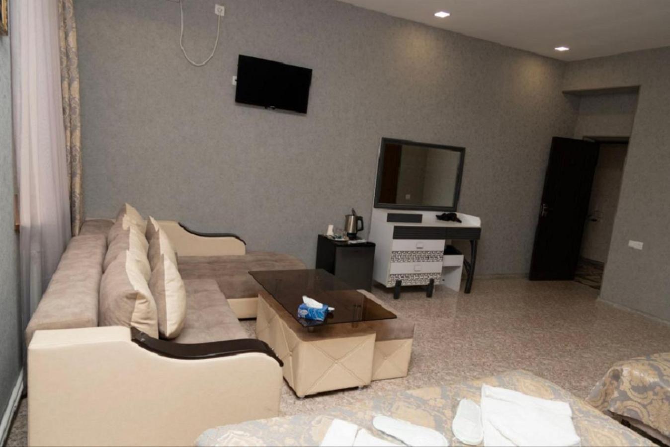Noyemburg Hotel Noyemberyan Kültér fotó