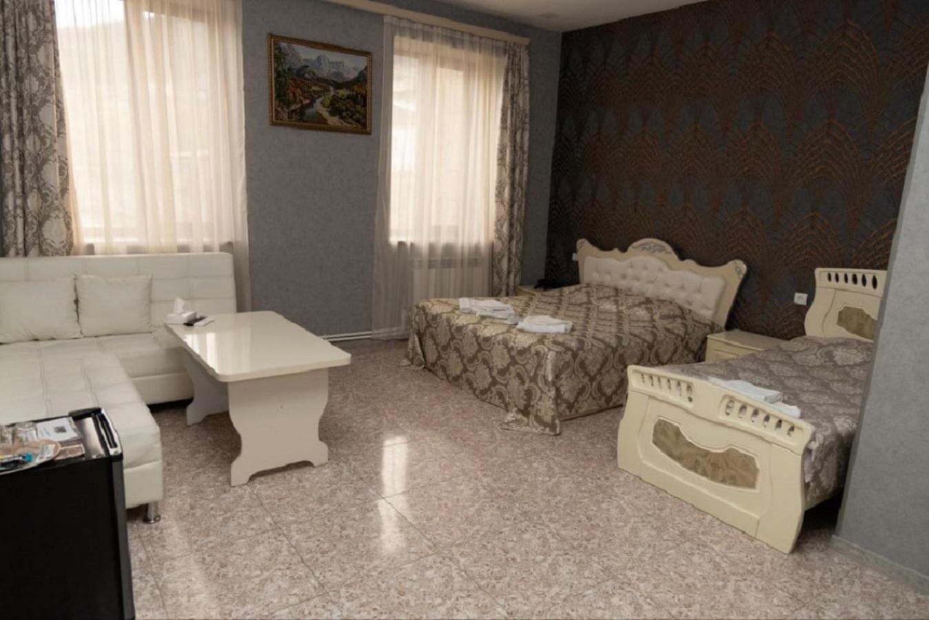 Noyemburg Hotel Noyemberyan Kültér fotó